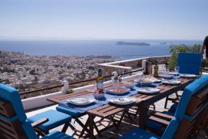 ERMOUPOLIS PANORAMA ART VILLA Syros Greece