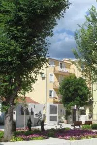 Apartments Nik - Selce