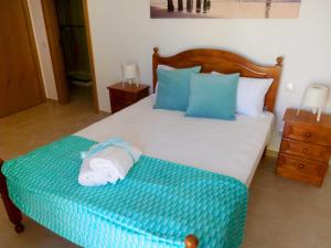 Casa Amarela by Umbral