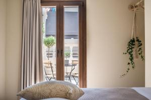 Stone house near Acropolis - Living Stone Diamond