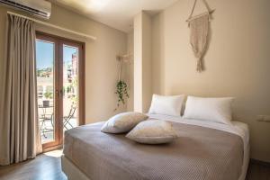 Stone house near Acropolis - Living Stone Diamond