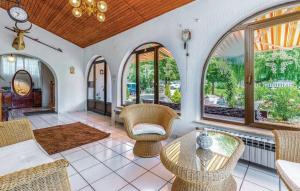 AS Apartments with swimming pool and a large yard 