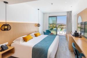 Leonardo Crystal Cove Hotel & Spa – Adults only