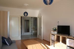 Apartment with swing