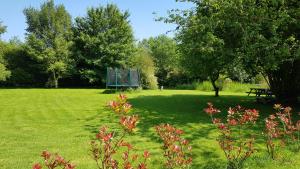 B&B / Chambres d'hotes L ANCIEN MOULIN A GRAINS : Chambre Double - Vue sur Jardin