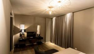 Emotional Grand Motel