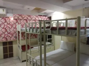 Bandra Dormitory Only for indian - Mumbai