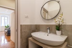 Elegante 8 posti vicino alla stazione - Grey e Blu