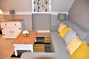 Bards Nest, Crucible Apartment, FREE private parking, 3 mins walk to Birthplace