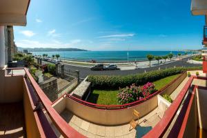 Appartements Premiere ligne de plage, face a la mer : photos des chambres