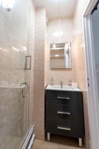 Appartements Premiere ligne de plage, face a la mer : photos des chambres