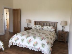 Conways Cottage with Sea View Nestling by Cliffs-of-Moher