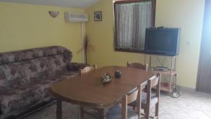 Two-Bedroom Apartment with Terrace and Sea View room in Apartments with a parking space Mudri Dolac Hvar - 4043