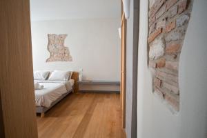 Large Double or Twin Room room in Chill in Tuscany