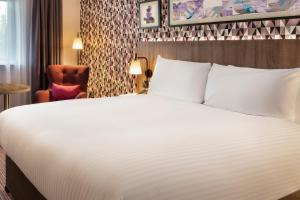 Executive King Room room in Leonardo London Heathrow Airport