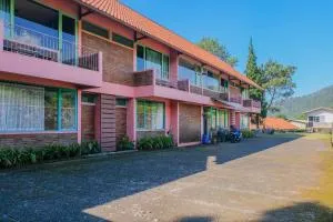 RedDoorz Syariah near Kopeng Treetop Adventure - 沙拉迪加