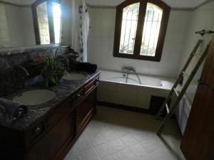 B&B / Chambres d'hotes Chambre Cevennes: Piscine, lamas, riviere : photos des chambres