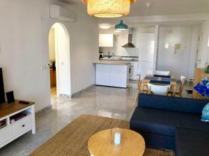 Bright apartment 300m from the beach