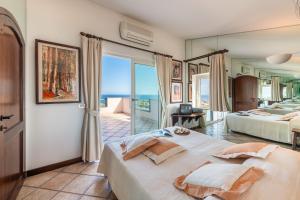 villa in centro con piscina img24