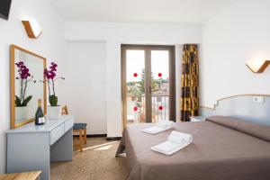 Double Room with City View room in Hotel Villa Barbara