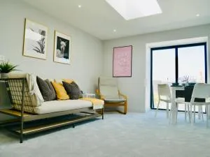 Stunning Sea View Apartment Near the Beach, Bournemouth & Poole - Canford Cliffs