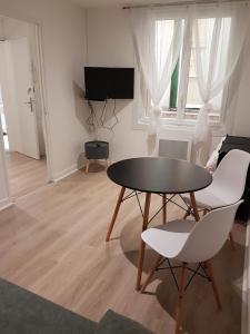 Appartements Appartement 1 - tout equipe et fonctionnel - Carmes, Toulouse : photos des chambres