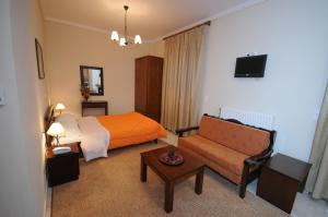 Studio (3 Adults)