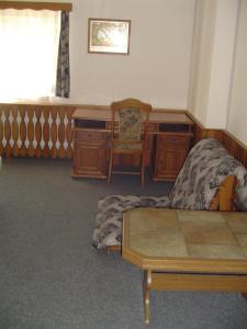 Triple Room (2 Adults + 1 Child) room in Pension Baron