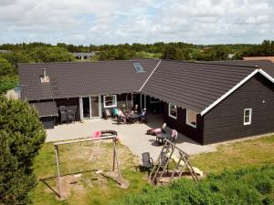 Nine-Bedroom Holiday Home room in Nine-Bedroom Holiday home in Vejers Strand