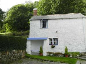 Quaint holiday home in Combe Martin with Beach Nearby