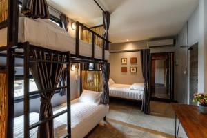 Hostel One Art and Gallery