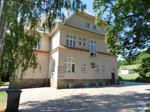 Vila Arnau - Prosečné