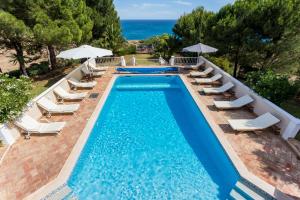 Top Cliff Villa with ocean view and pool at stunning cliffs