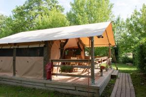 Campings Camping L'ilot du Chail : photos des chambres