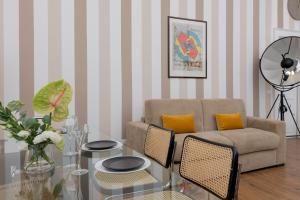 New! Spanish Step Design Apartment
