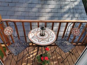Victoriana Apartment - Private Balcony