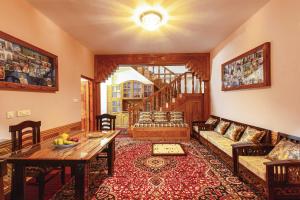 Zostel Homes Kotkhai, Shimla