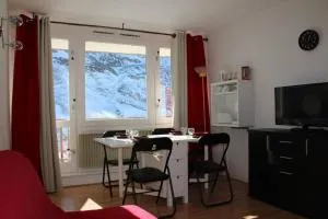 Studio au pied des pistes + Cellier - La Mongie