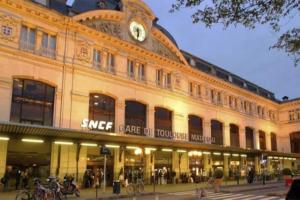 Appartements :) Grand studio lumineux a Toulouse et parking : photos des chambres