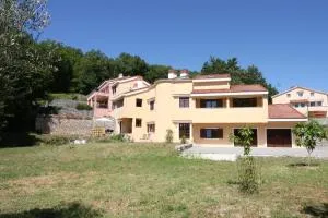 Apartments and Room in Nature Setting - Matulji