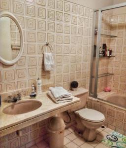Amplia habitación con baño