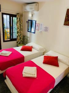 Twin Room with Private Bathroom room in Pensión Aduar