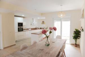 Casa Akutuna - Piscina , Garaje & Pista de Padel en Zahara de los Atunes