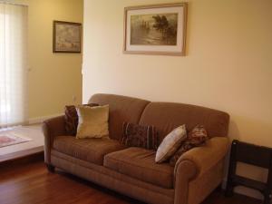 Water view brand new Apartment, short stroll to beach, peaceful!