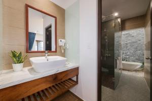 Suite Nhỏ (Junior Suite Room)