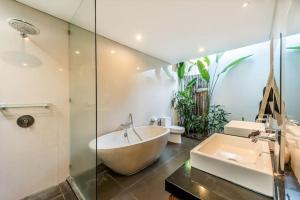 Manis, Luxury 3 Bedroom Heart of Seminyak