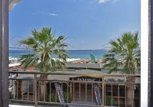 Alexandros SeaView Suites - 弗洛伊塔