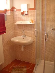 Two-Bedroom Apartment room in Gaál Vendégház