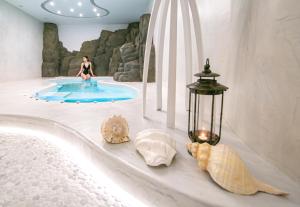 Acroterra Rosa Luxury Suites & Spa