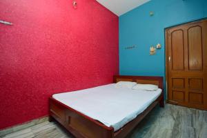 SPOT ON 42059 Rk Lodge SPOT, Отели - Rupnārāyanpur